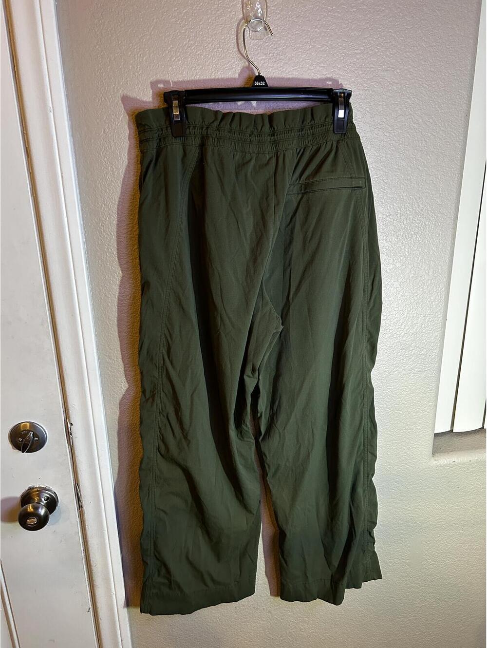 Athleta Olive Green Relaxed Fit Casual Pants Size 12/P - Picture 7 of 7